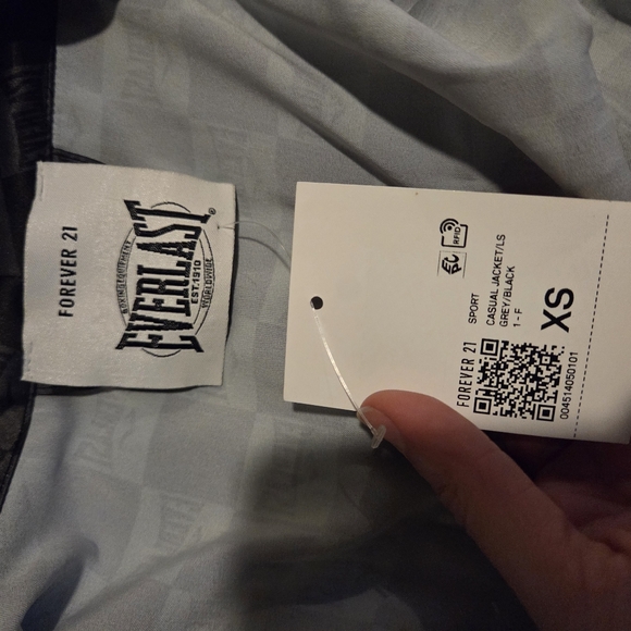 Everlast Checkered Robe - Picture 3 of 3